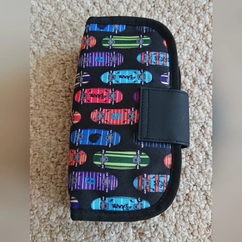 Pen+Gear Fashion Pencil Pouch, Black Skateboard